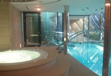 Skimmerový interiérový bazén 11,5x3,5 m